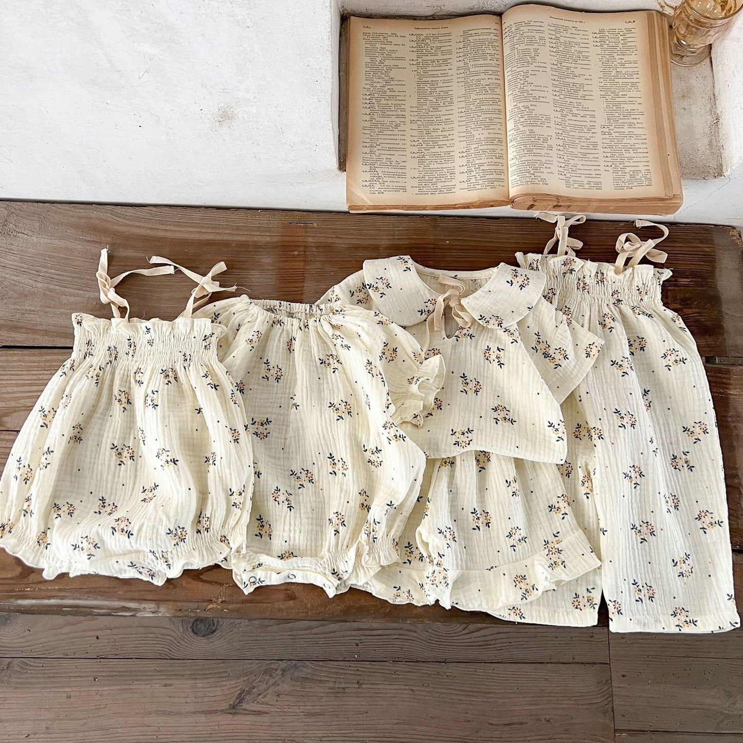 GF25061715韓國版女童夏款純棉碎花吊帶哈衣爬服ins短袖上衣+高腰荷葉邊短褲