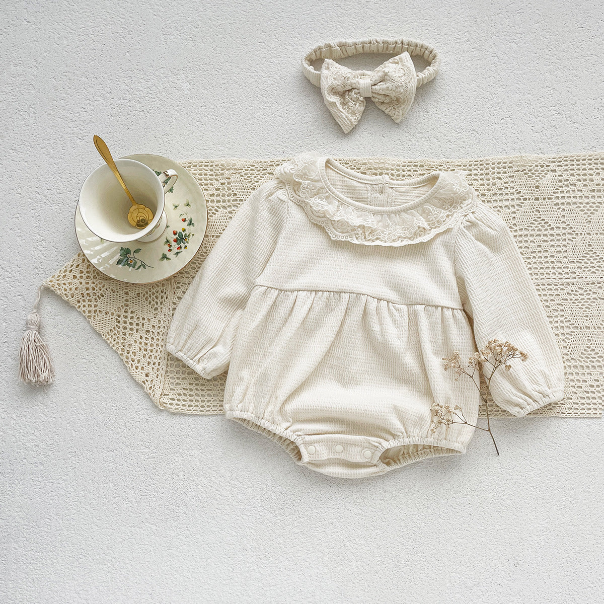 G24110615韓版嬰兒服裝女寶寶春秋款長袖華夫格蕾絲花邊連身衣兒童童裝