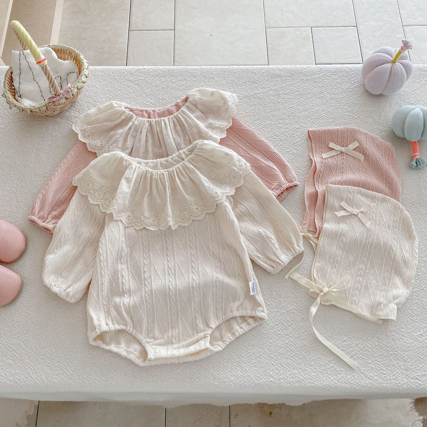 G25092501秋季嬰兒女寶寶包屁衣韓版圓領長袖娃娃領甜美連身衣爬服