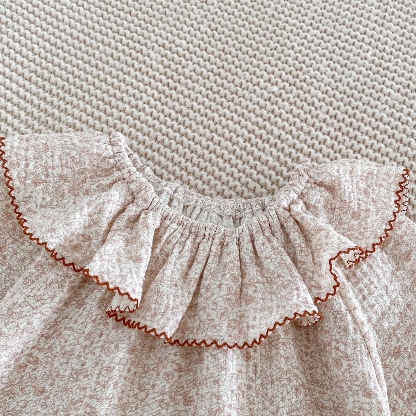 Z25022325 ins女童春秋款棉長袖碎花連身衣 嬰兒寶寶甜美娃娃領爬服外出衣服