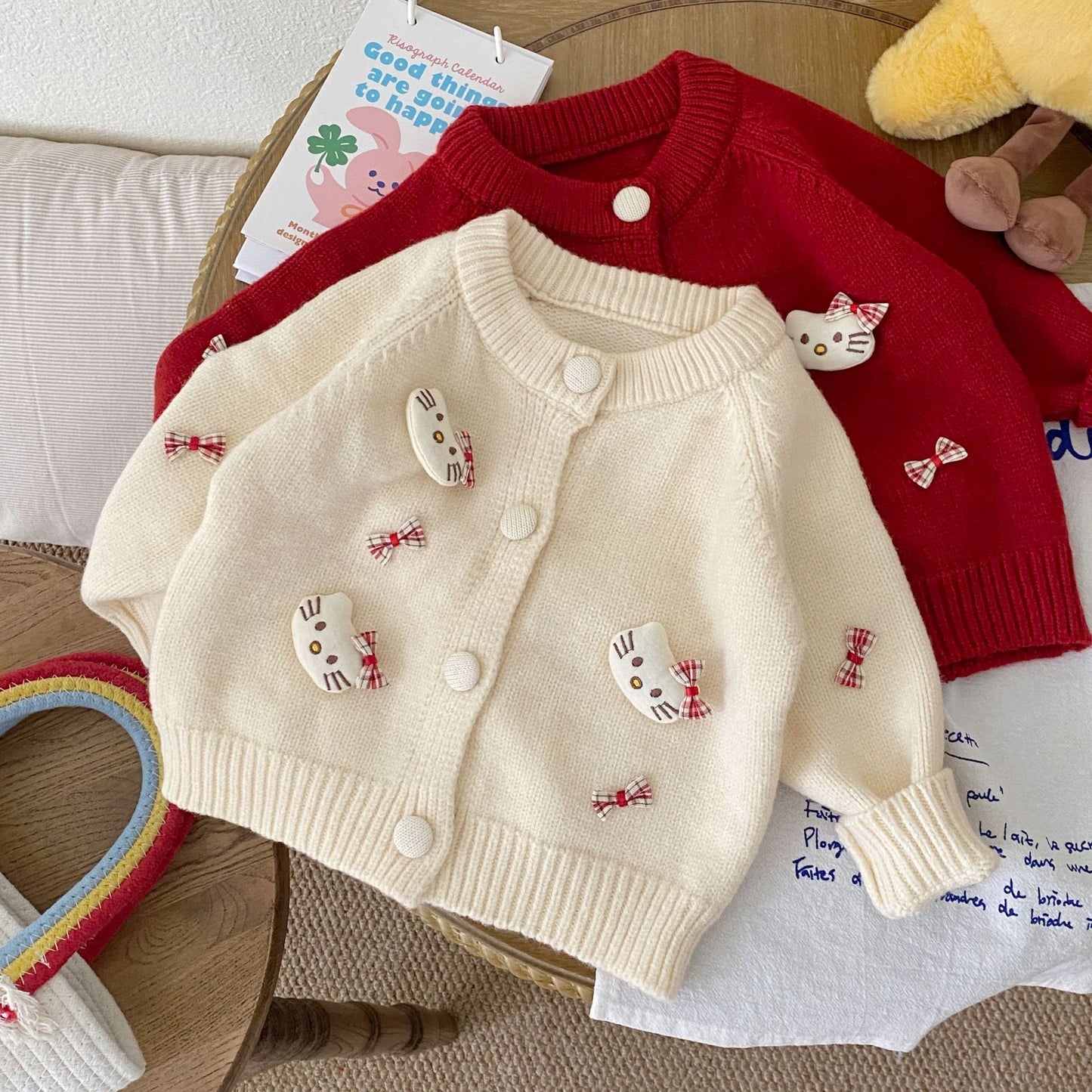 G25092512嬰兒女孩童裝可愛針織毛衣卡通貓咪洋氣單排扣秋冬季開襟外套