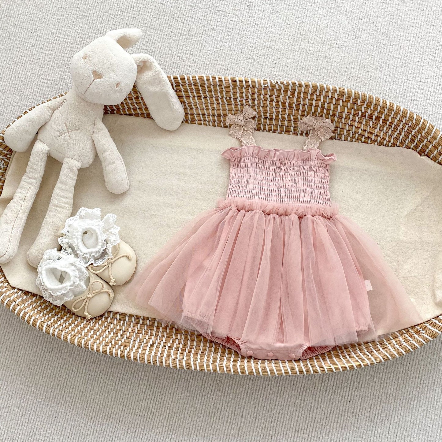 GN26030906女寶寶夏日時尚蝴蝶結吊帶包嬰兒衣寶寶百日宴歲公主網紗裙哈衣(2件起批)GN開頭需下單2款才有出貨,可混搭