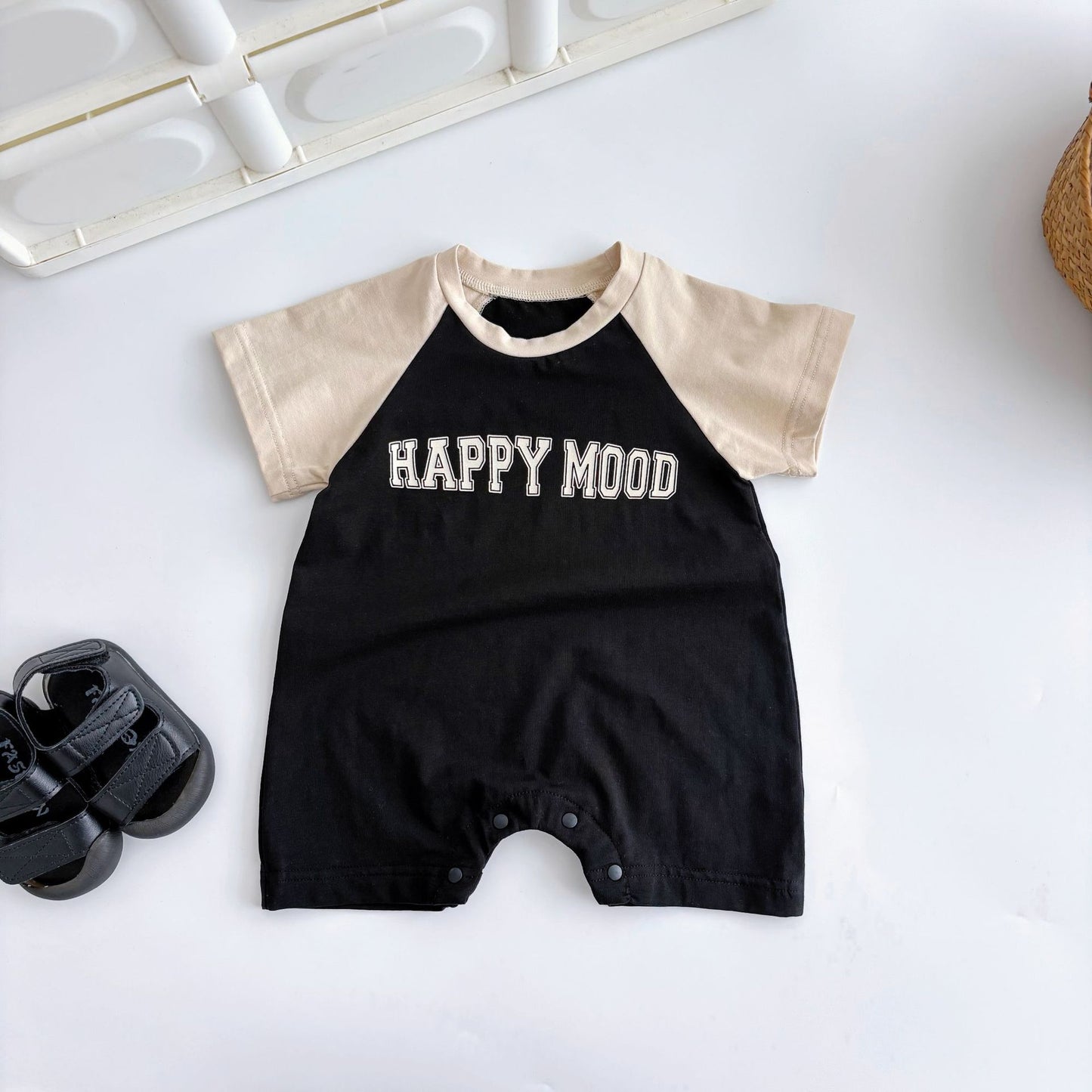 G25051420 ins嬰兒衣服韓版男寶寶短袖拼接款圓領連身衣爬服新生兒薄版哈衣