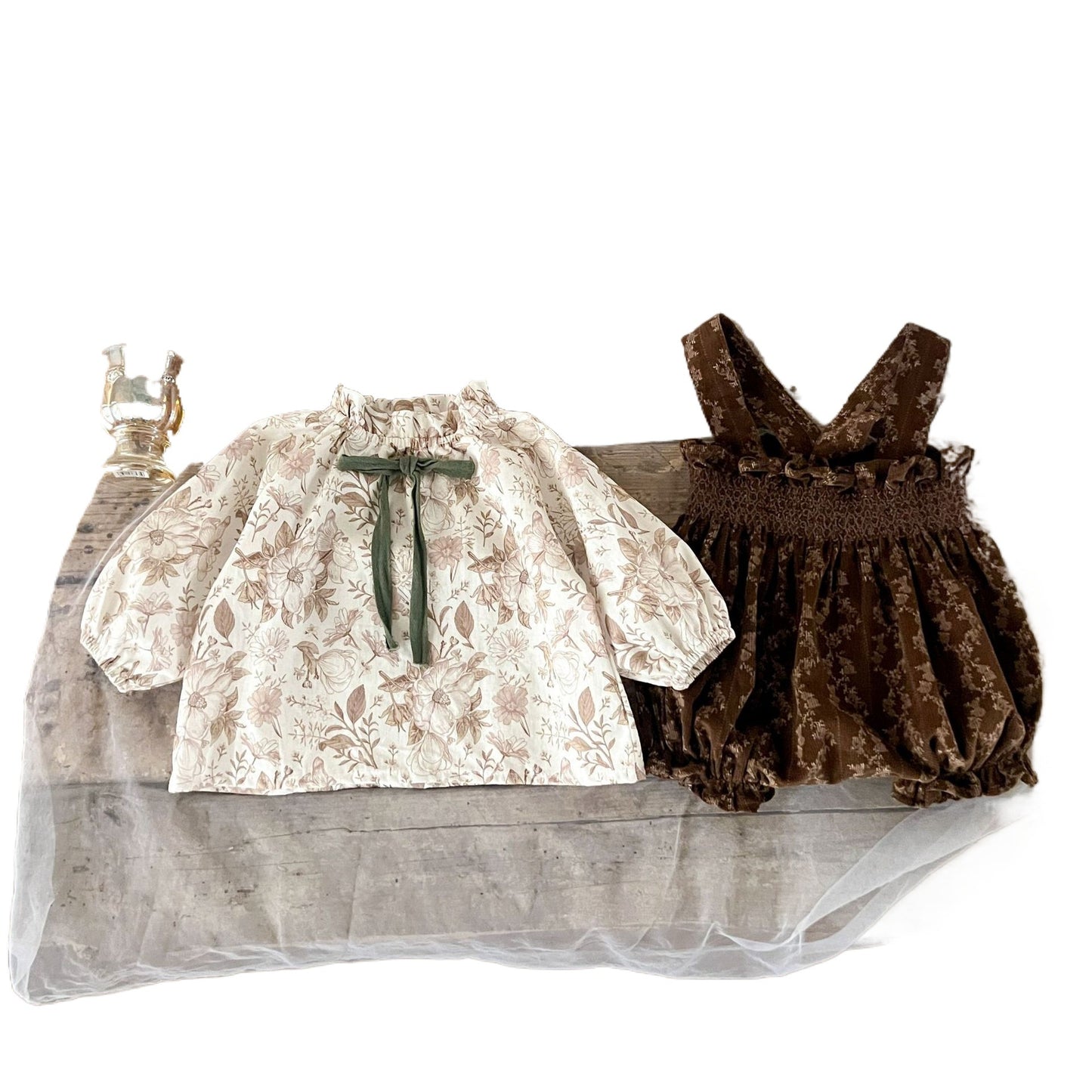 GF25081515  ins韓國版女孩嬰童寶寶純棉蝴蝶結印花上衣和燈芯絨碎花背帶褲套裝