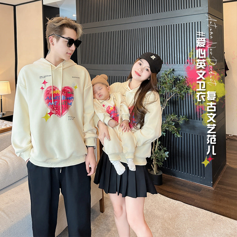L23110209親子裝衛衣秋冬嬰兒爬服2023一家三四口洋氣母子母女愛心連帽衛衣