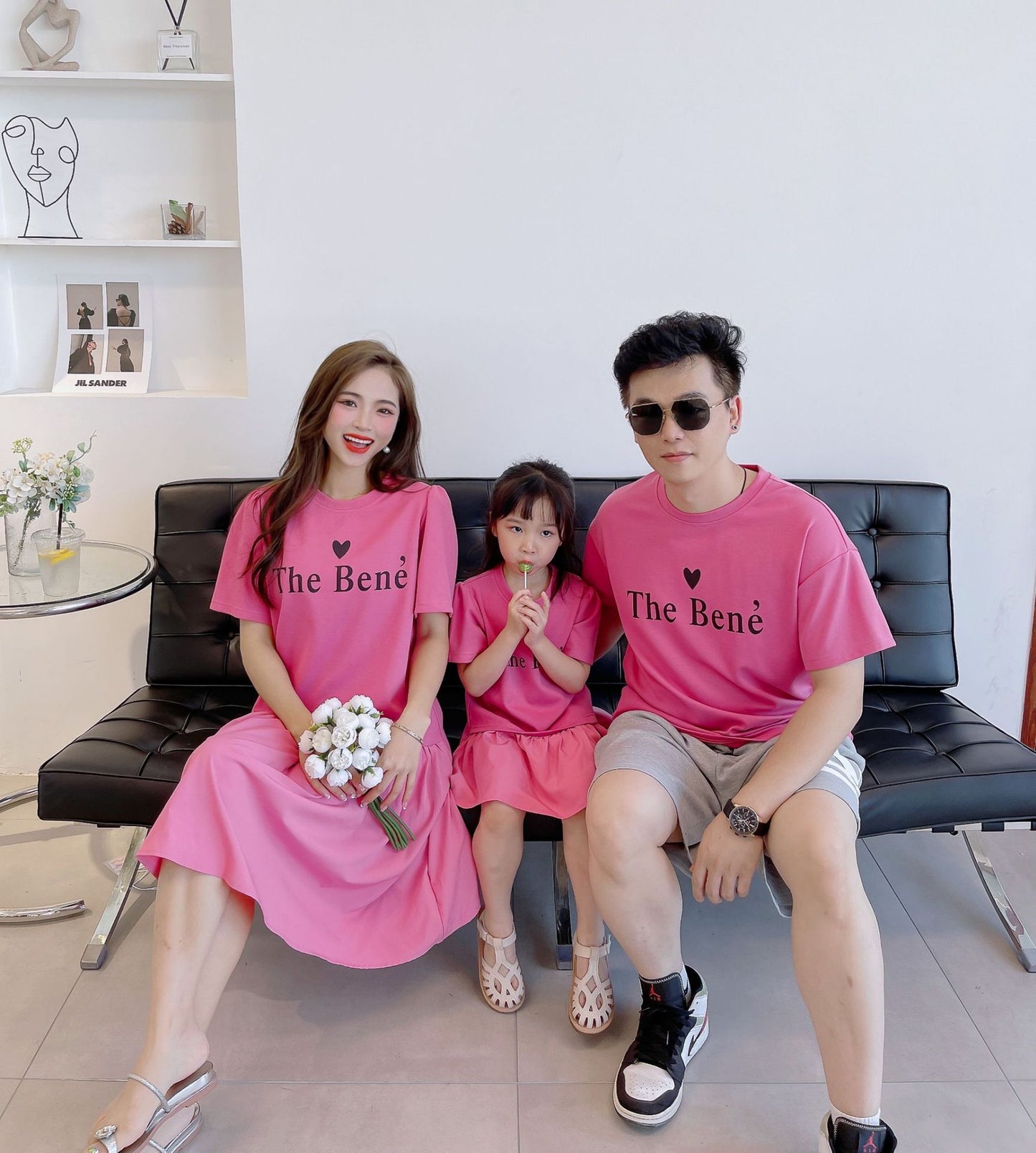 L23070623童裝親子裝-夏嬰兒一家三口韓版愛心字母蕾絲拼接母女連衣裙潮