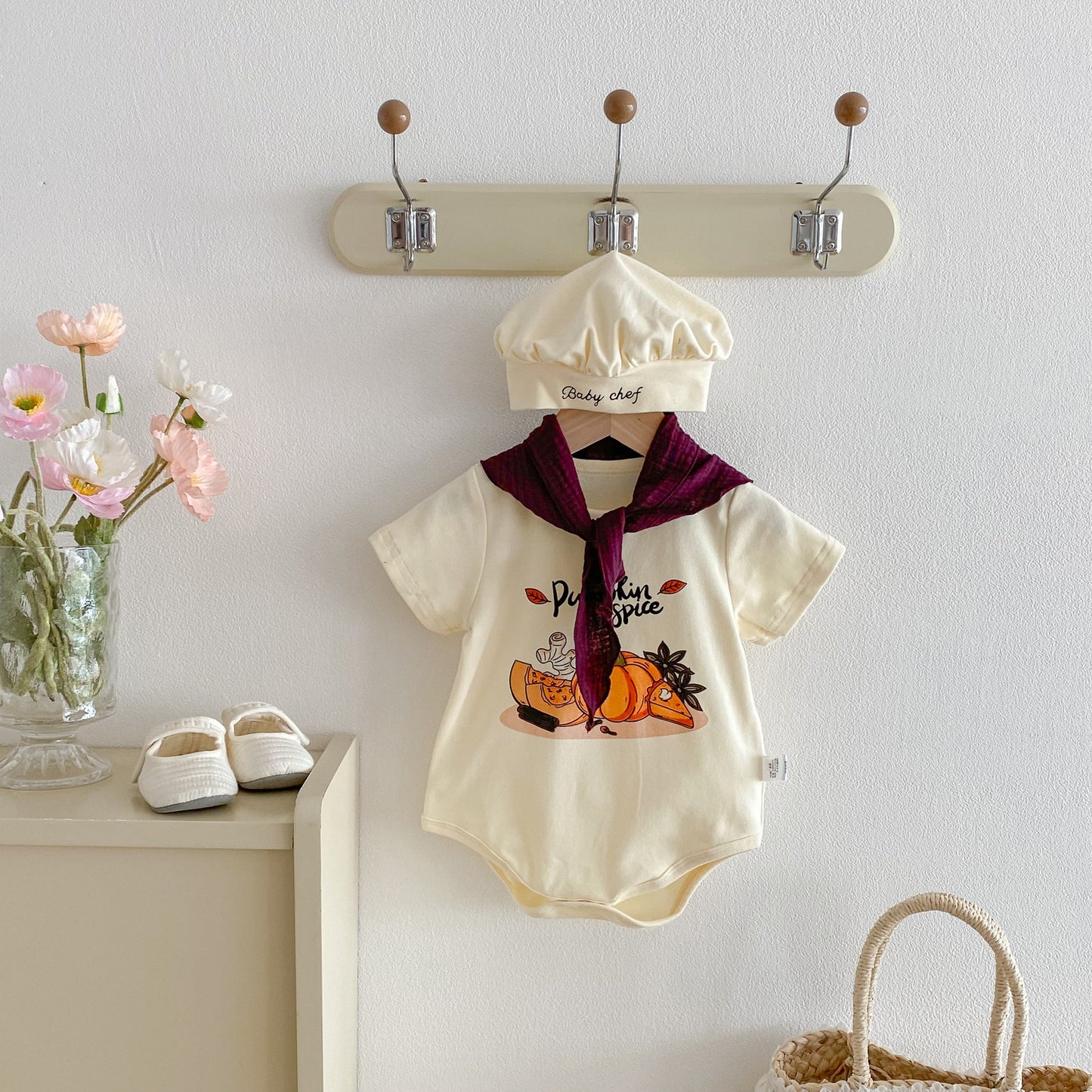 G25091110夏季童裝新款兒童萬聖節童裝歐美可愛短袖南瓜圓領哈衣爬服三件套