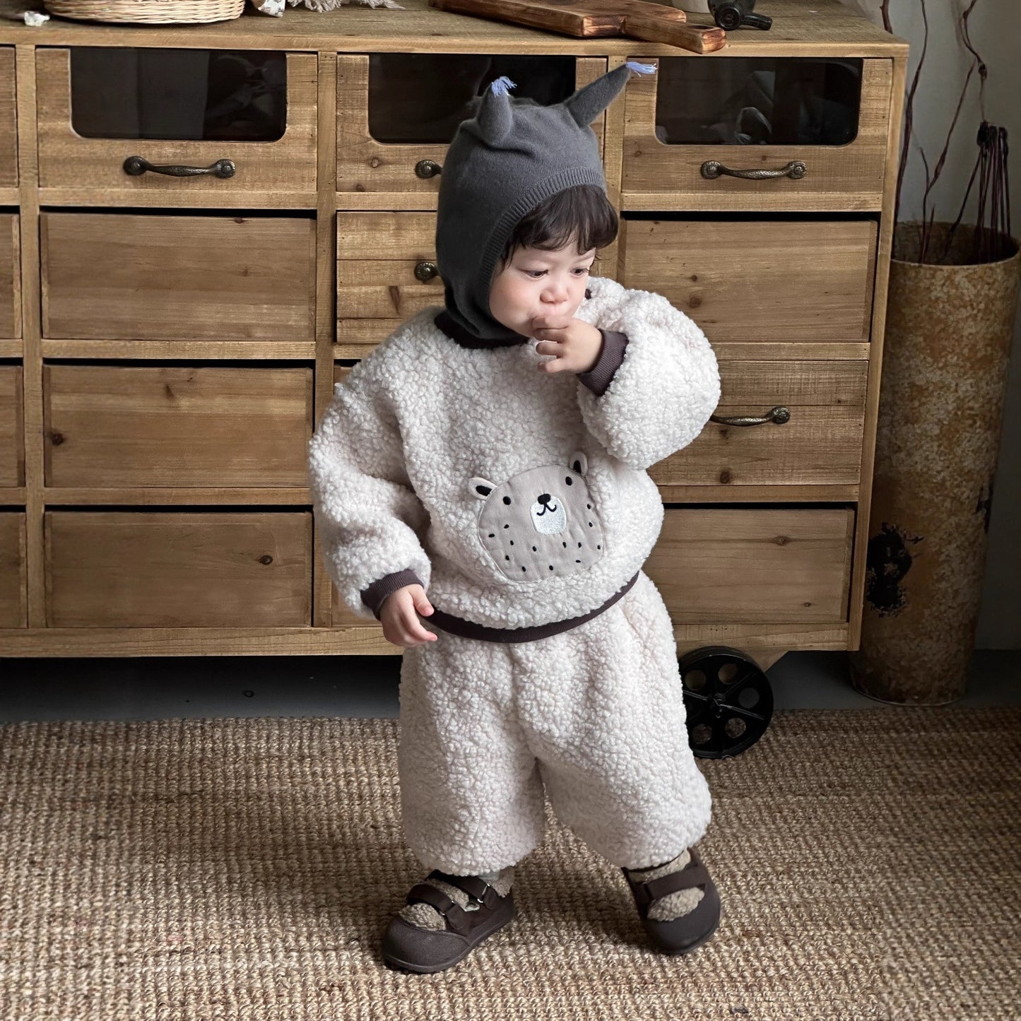 GN26012705寶寶2025秋冬新款衣服韓版童裝兒童毛絨加厚冬季男童加絨熊頭套裝