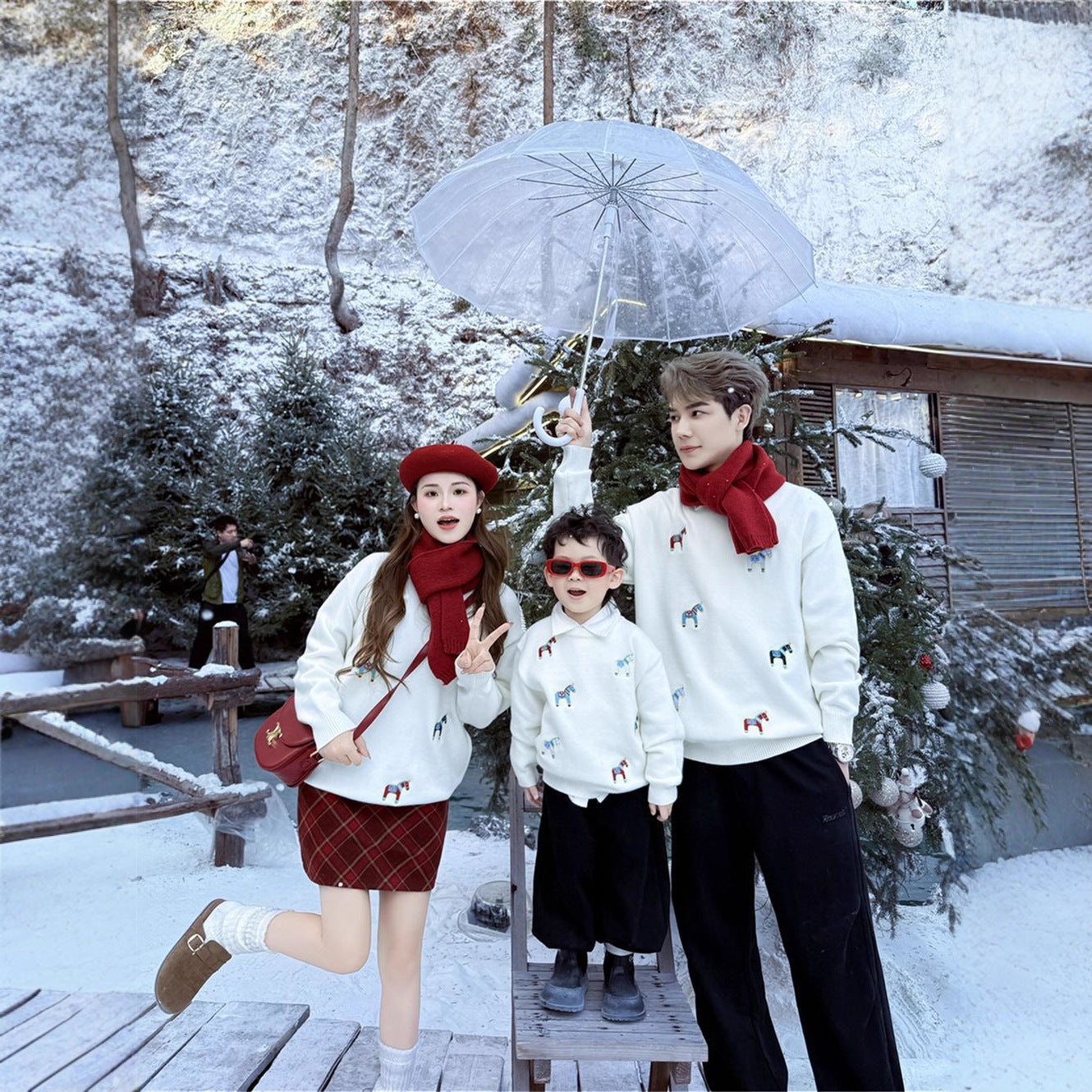 L26010611新年親子裝2026新款潮一家三四口馬年紅色年服喜慶過年寶寶毛衣潮