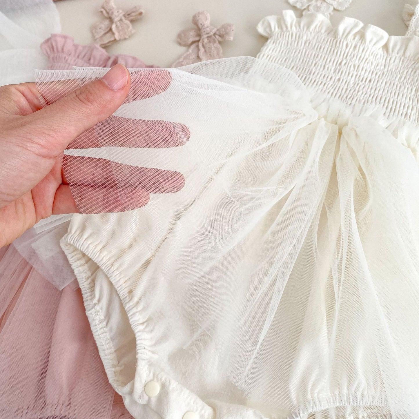 GN26030906女寶寶夏日時尚蝴蝶結吊帶包嬰兒衣寶寶百日宴歲公主網紗裙哈衣(2件起批)GN開頭需下單2款才有出貨,可混搭