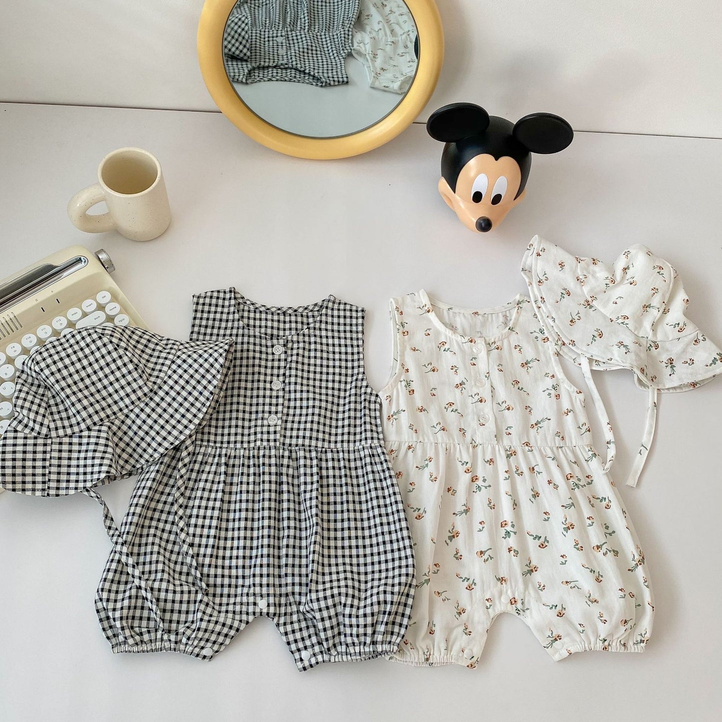 GN26030916ins夏季女寶寶洋氣格紋碎花無袖哈衣包屁衣圓領嬰兒連身衣爬爬服2件起批)GN開頭需下單2款才有出貨,可混搭