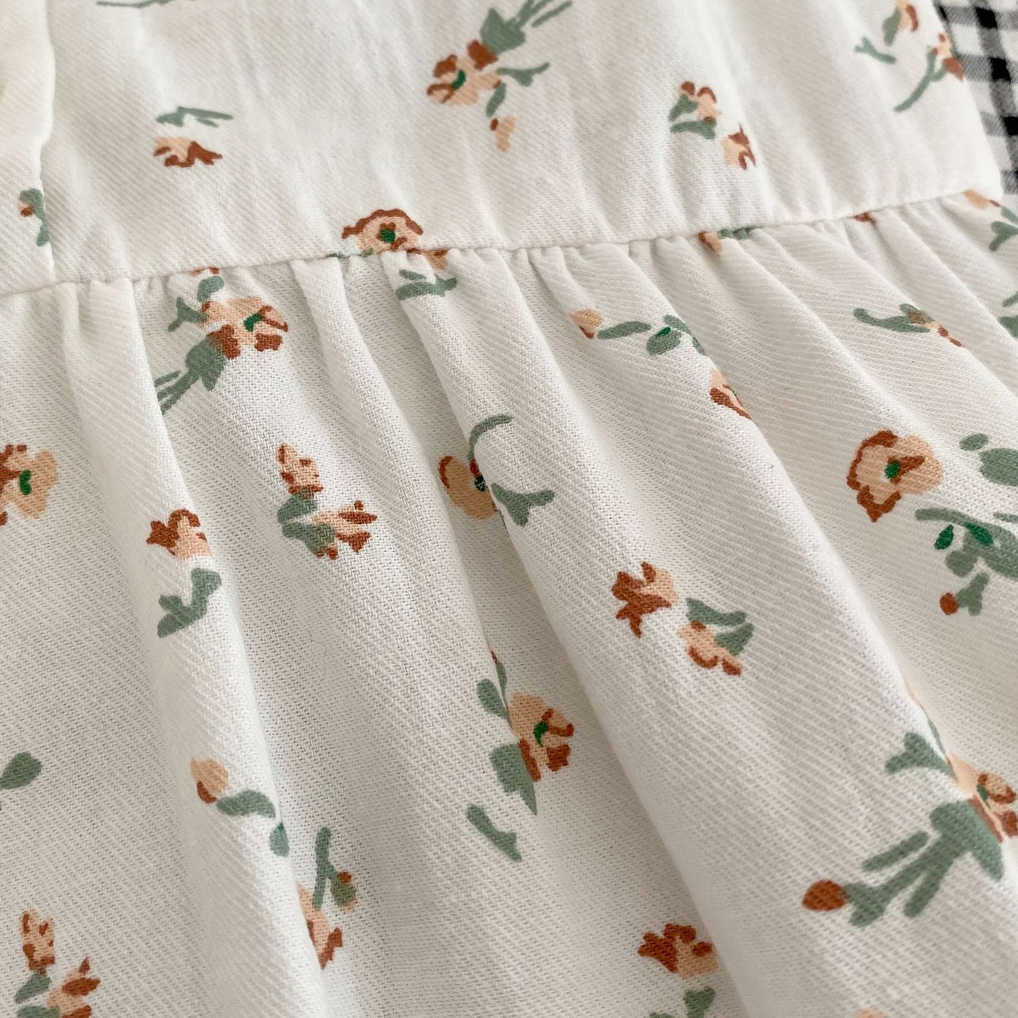 GN26030916ins夏季女寶寶洋氣格紋碎花無袖哈衣包屁衣圓領嬰兒連身衣爬爬服2件起批)GN開頭需下單2款才有出貨,可混搭