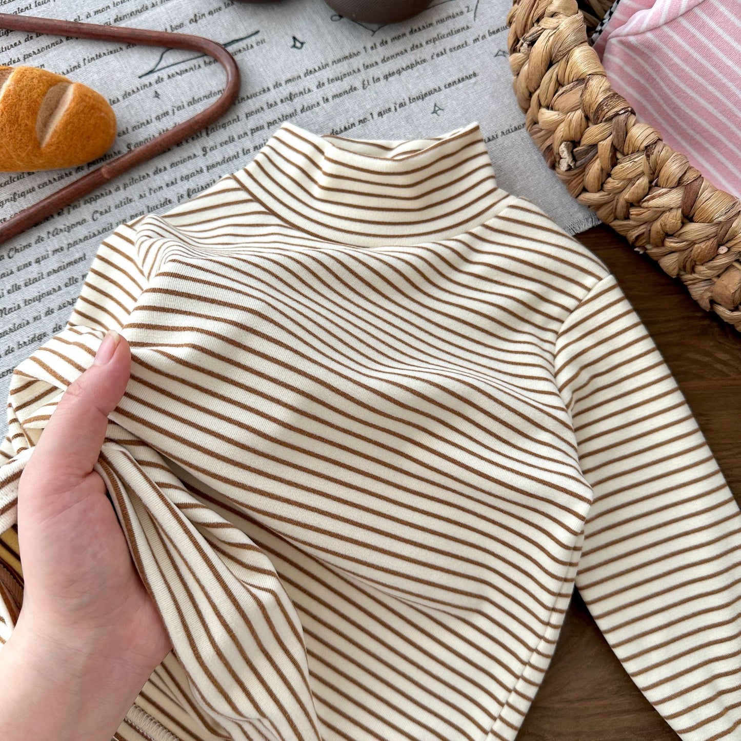 CA25112718秋冬兒童時尚條紋打底衫半高領德絨童裝長袖T卹內女孩搭保暖上衣