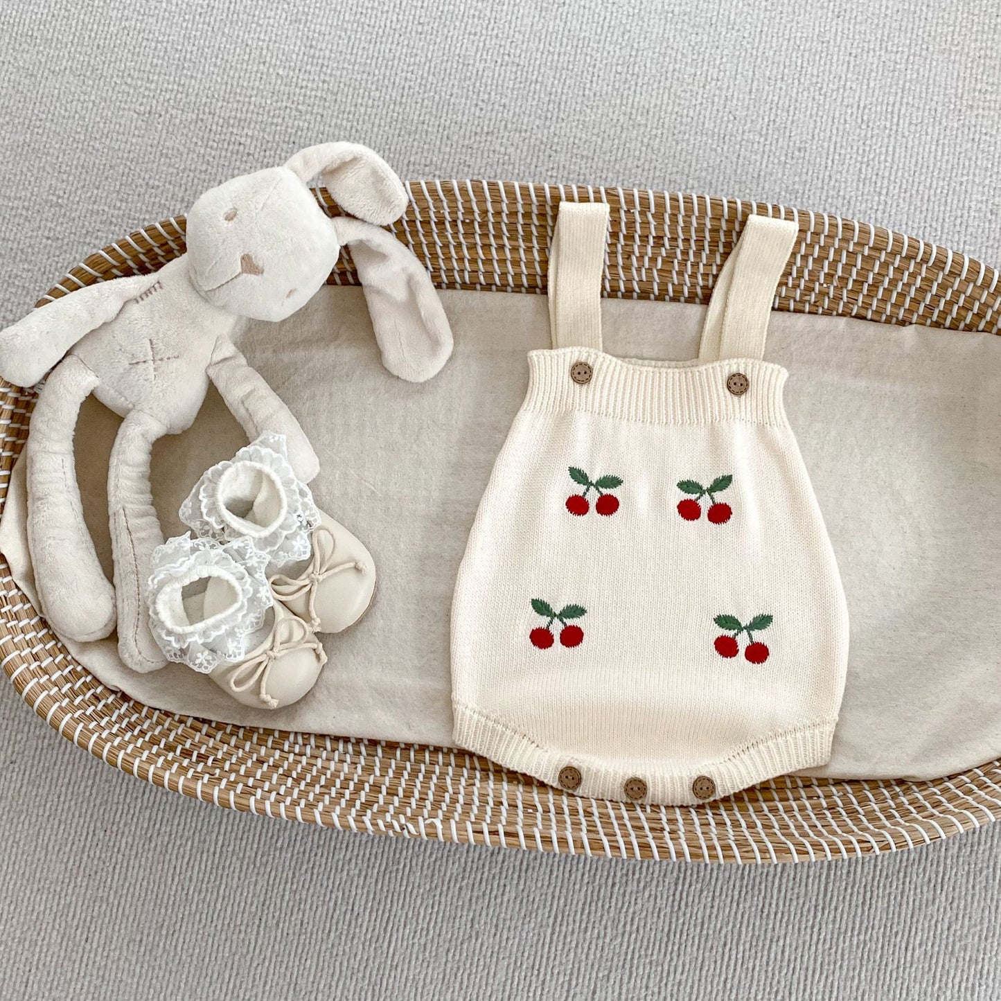 GK25121814春秋嬰兒連身衣可愛櫻桃色針織棉紗吊帶包臀衣寶寶百搭三件套(➡️2件或2套起,廠商才有出貨)(可以混搭開頭GK商品)