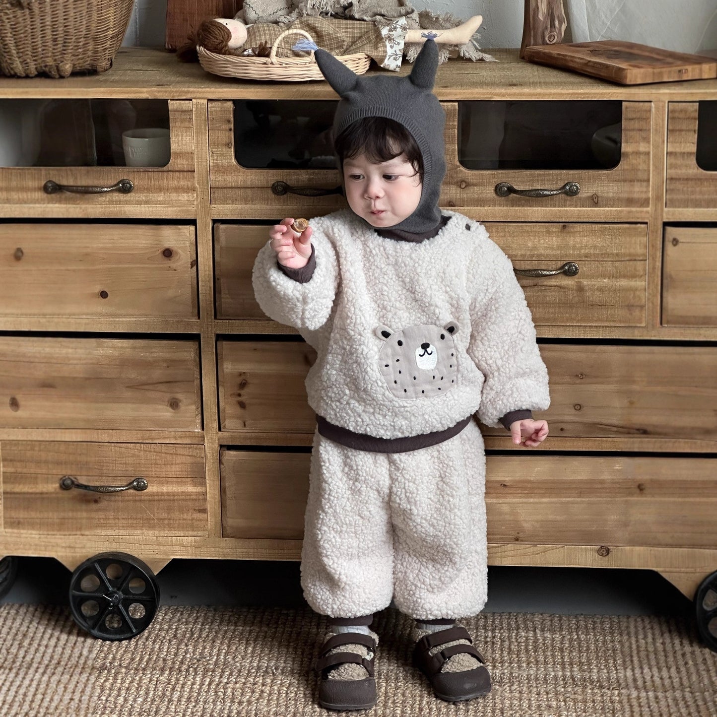 GN26012705寶寶2025秋冬新款衣服韓版童裝兒童毛絨加厚冬季男童加絨熊頭套裝