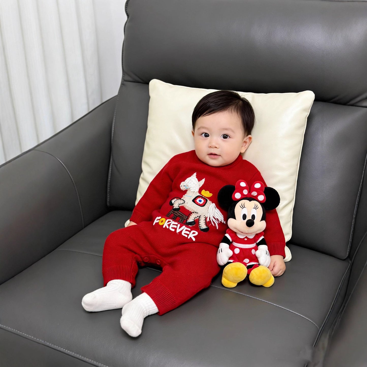 L26010610親子裝紅色過年毛衣厚冬一家三口嬰童2025新款針織衫媽媽女
Qīnzǐ zh