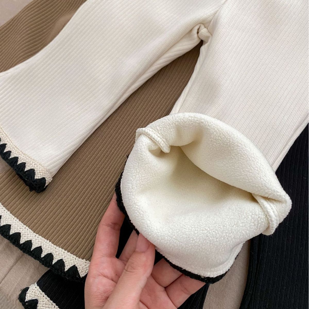 GK25121824條花邊穿喇叭褲加厚保暖外褲秋冬潮範女童加絨褲子女寶寶純色坑(➡️2件或2套起,廠商才有出貨)(可以混搭開頭GK商品)