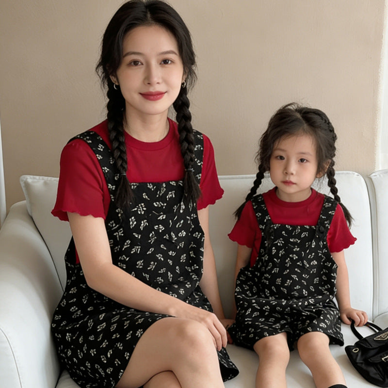 I26070701夏搭配整套親子裝一家四口碎花一件T恤母子碎花背帶褲套裝