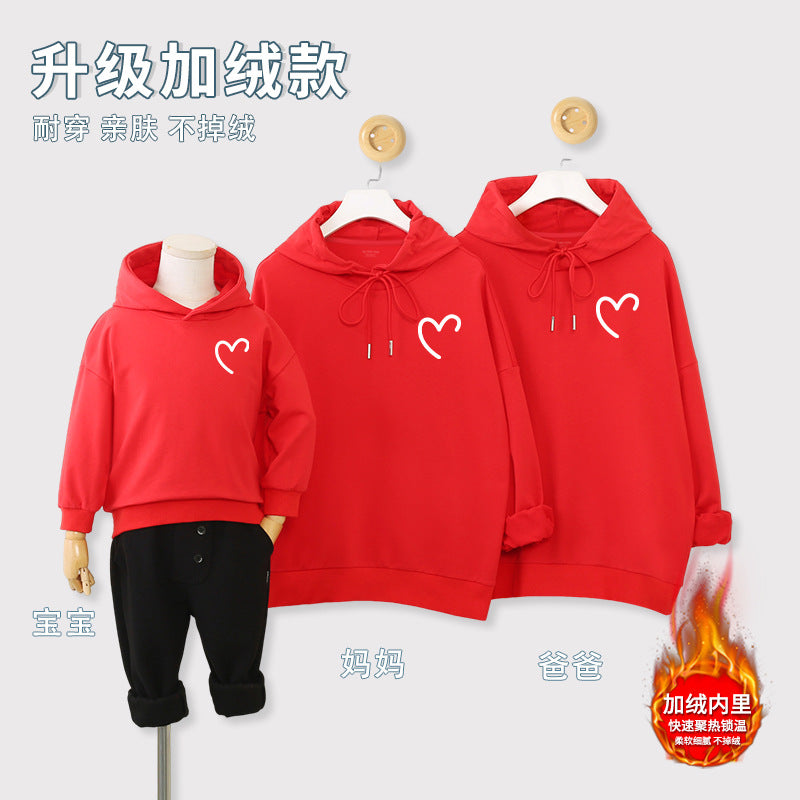 LA26011409馬年本命年過新年紅色簡約親子裝一家三四口全家裝連帽衛衣