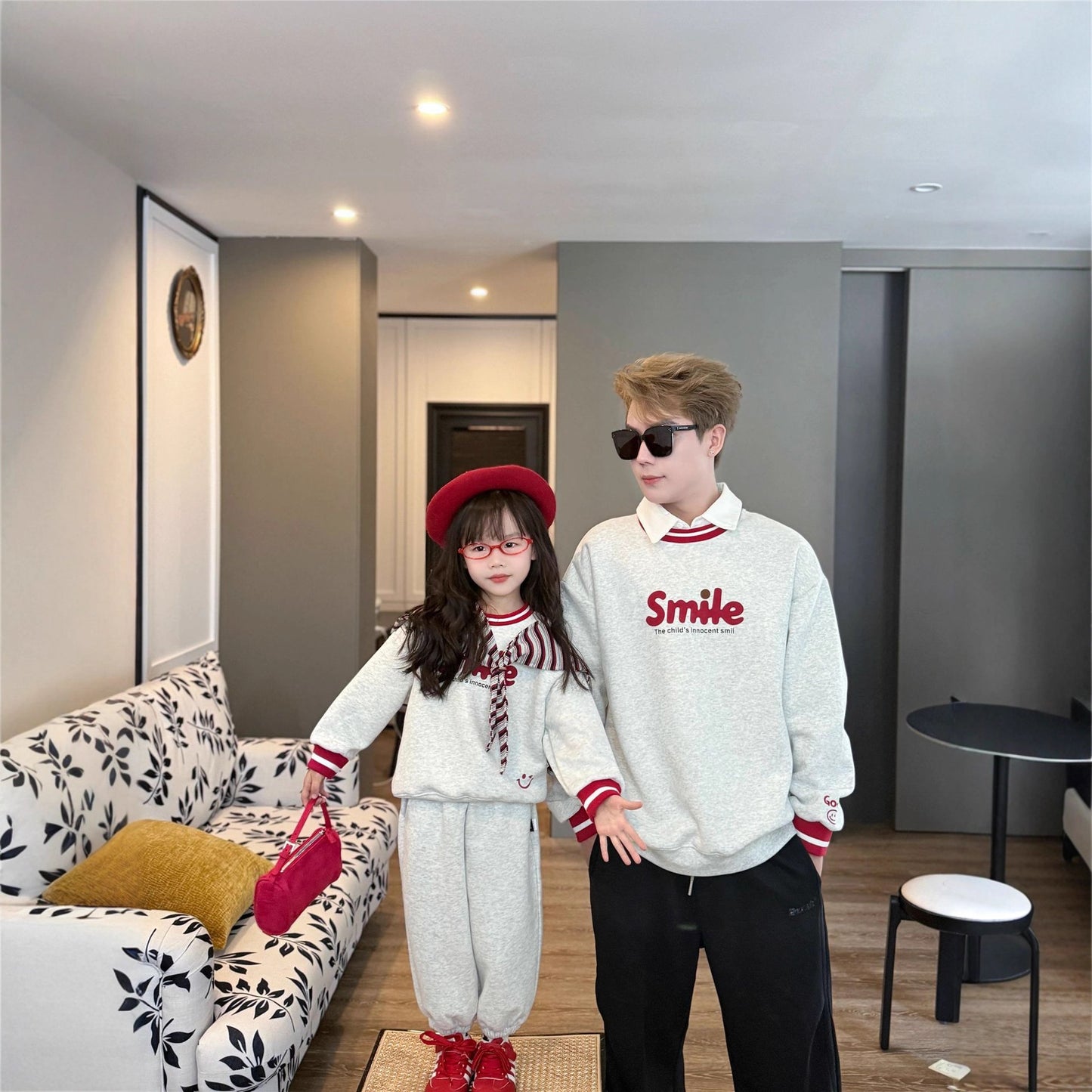 L25120403親子裝秋冬一家三口新生上班服洋氣媽媽女裝字母加絨衛衣套裝潮