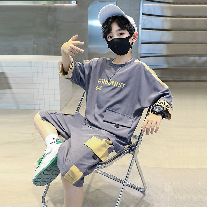 FM26042221兒童裝男童夏裝套裝2026新款中大童男孩夏季薄款運動衣服潮牌短袖