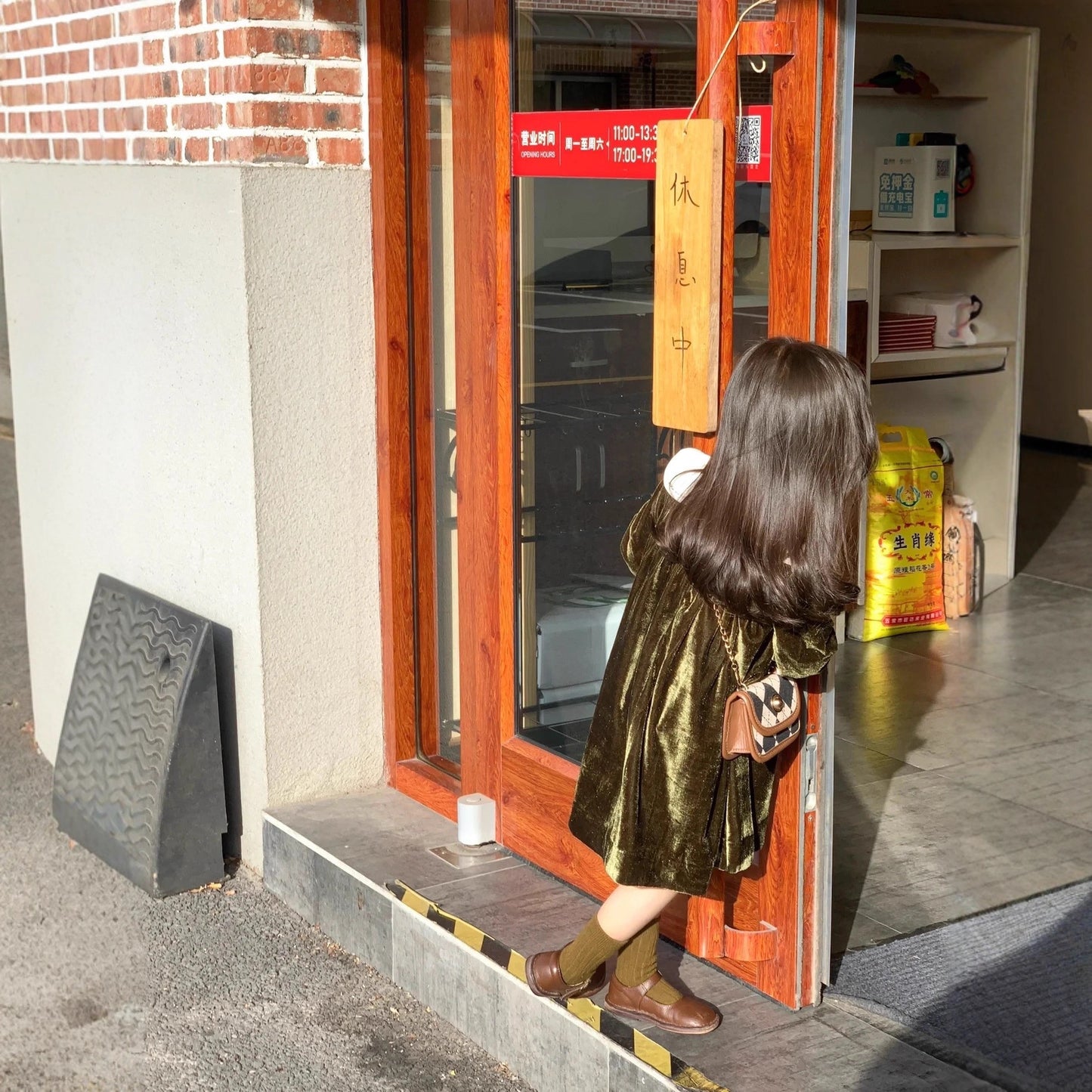 CG25103001韓國童裝女童秋款復古公主領墨綠金絲絨公主裙