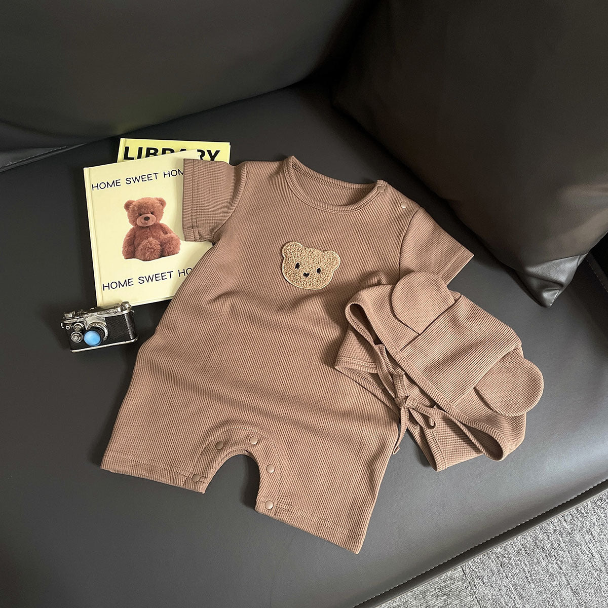 Z25022323嬰兒連身衣夏季華夫格小熊寶寶衣服嬰幼童短袖連身爬服外穿服