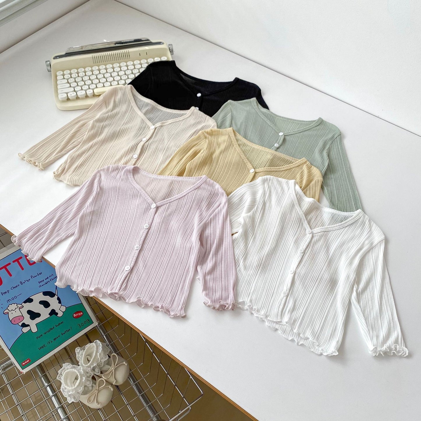 GN26030915女童防曬衣純色輕薄洋裝女寶寶夏季木耳邊開襟裙(2件起批)GN開頭需下單2款才有出貨,可混搭