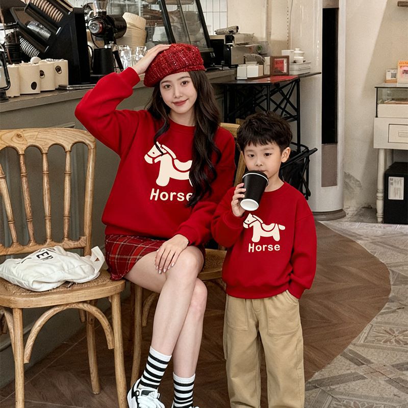 LA26011401親子裝秋冬新款圓領印花衛衣一家三口高端全家裝紅色喜慶拜年服潮