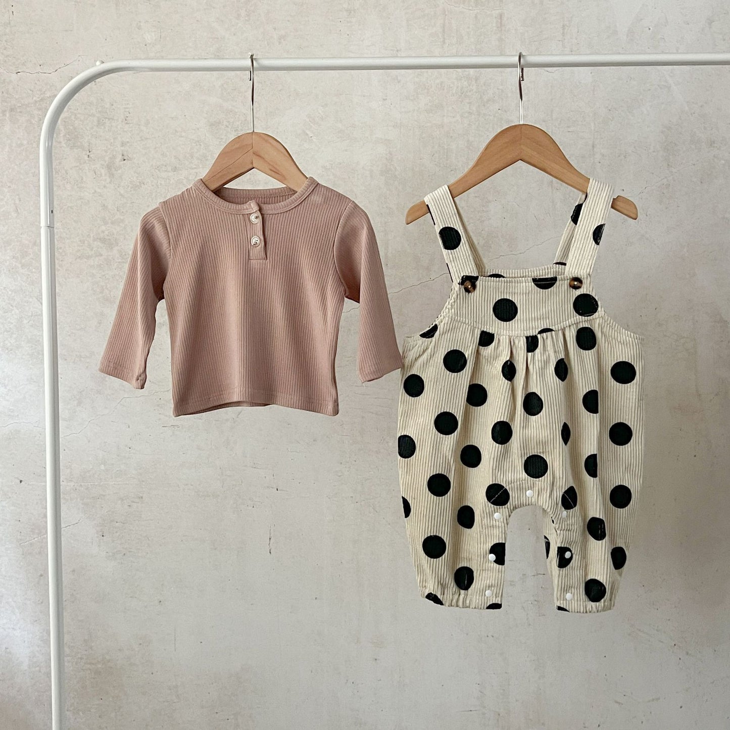 GF25081504  ins韓版女孩寶寶春季秋季純棉坑上衣圓點印花燈芯絨背帶長褲套裝