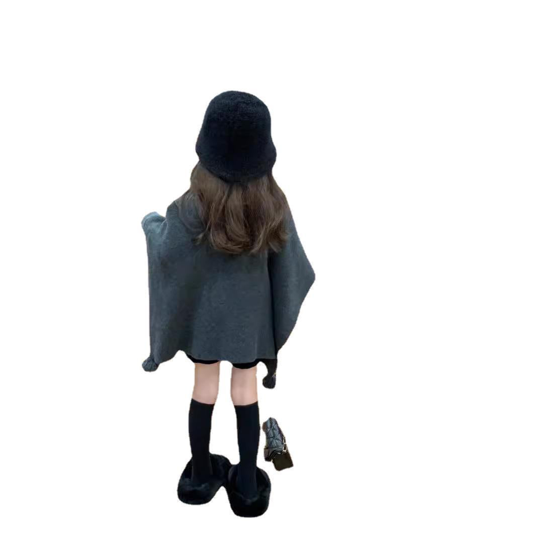 CG25103010女童春裝灰色時尚針織毛球斗篷寬鬆披肩毛衣+黑色短褲