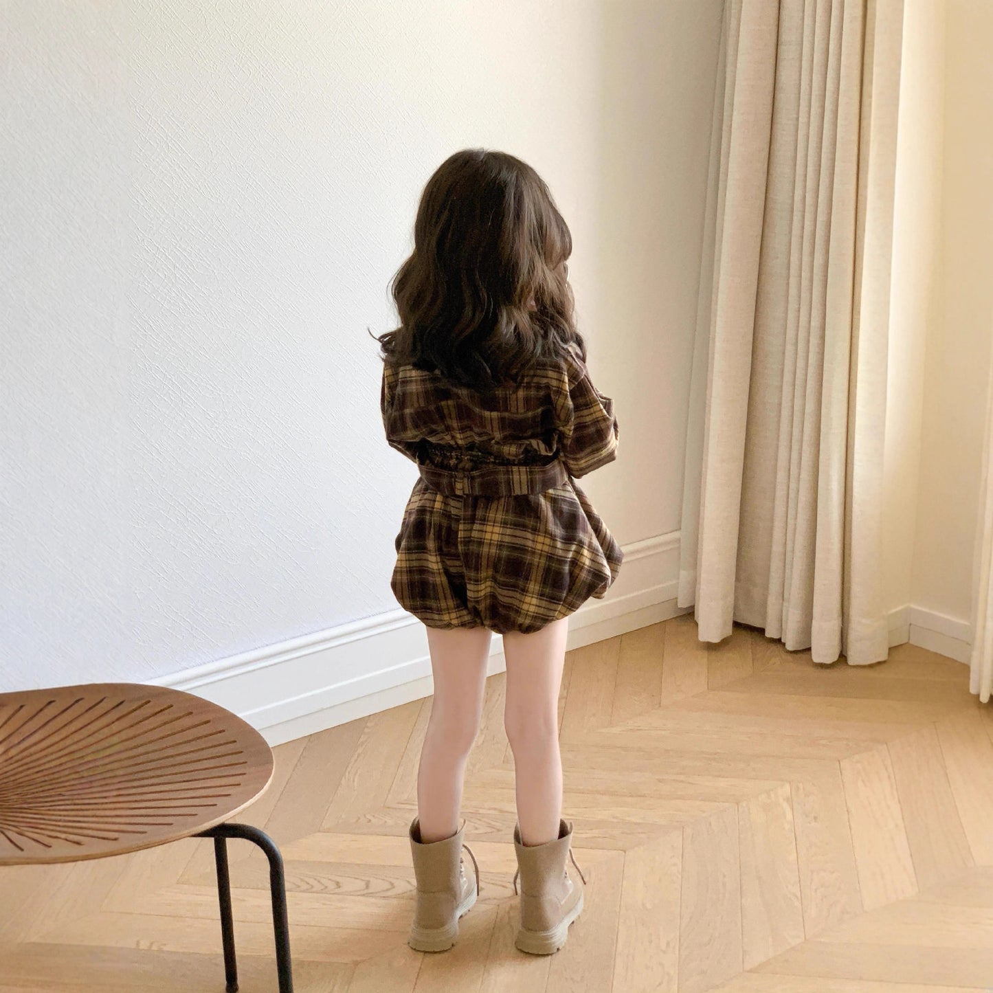 CG25103012秋裝女童復古氣質翻領襯衫咖啡格紋襯衫+花短褲配襯衫套裝