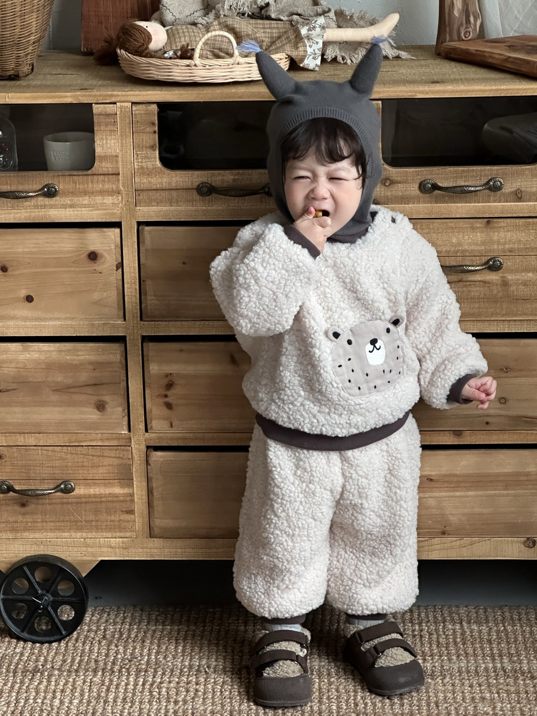 GN26012705寶寶2025秋冬新款衣服韓版童裝兒童毛絨加厚冬季男童加絨熊頭套裝