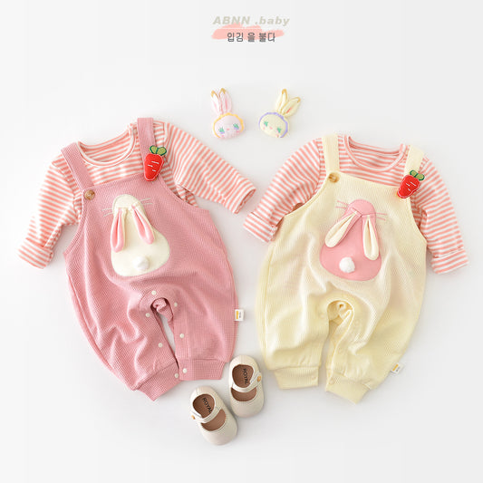 Z23112108春季新款嬰幼兒洋氣卡通小兔背帶褲女寶寶條紋T卹兩件套